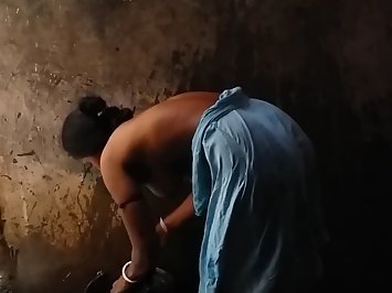 HD Porn Video of Hot Indian Aunty In Shower